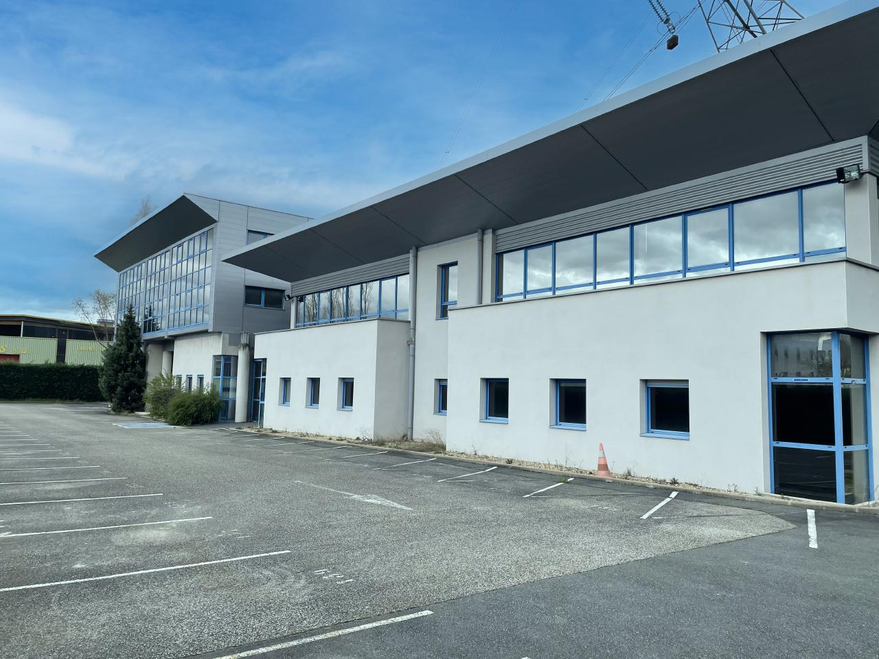 Local d'activité Civrieux-d'Azergues 8538m² Vente local d'activité Civrieux-d'Azergues Rhône OVACT2422185 0